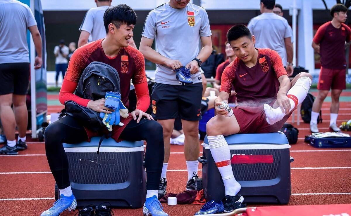 阿曼球队努力拼搏,赢得喝彩的简单介绍 阿曼球队努力拼搏,赢得喝彩的简单介绍