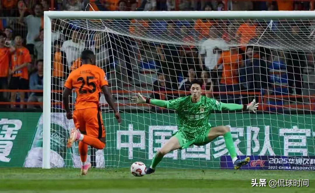 实力强劲!职业球员全力以赴 实力强劲!职业球员全力以赴