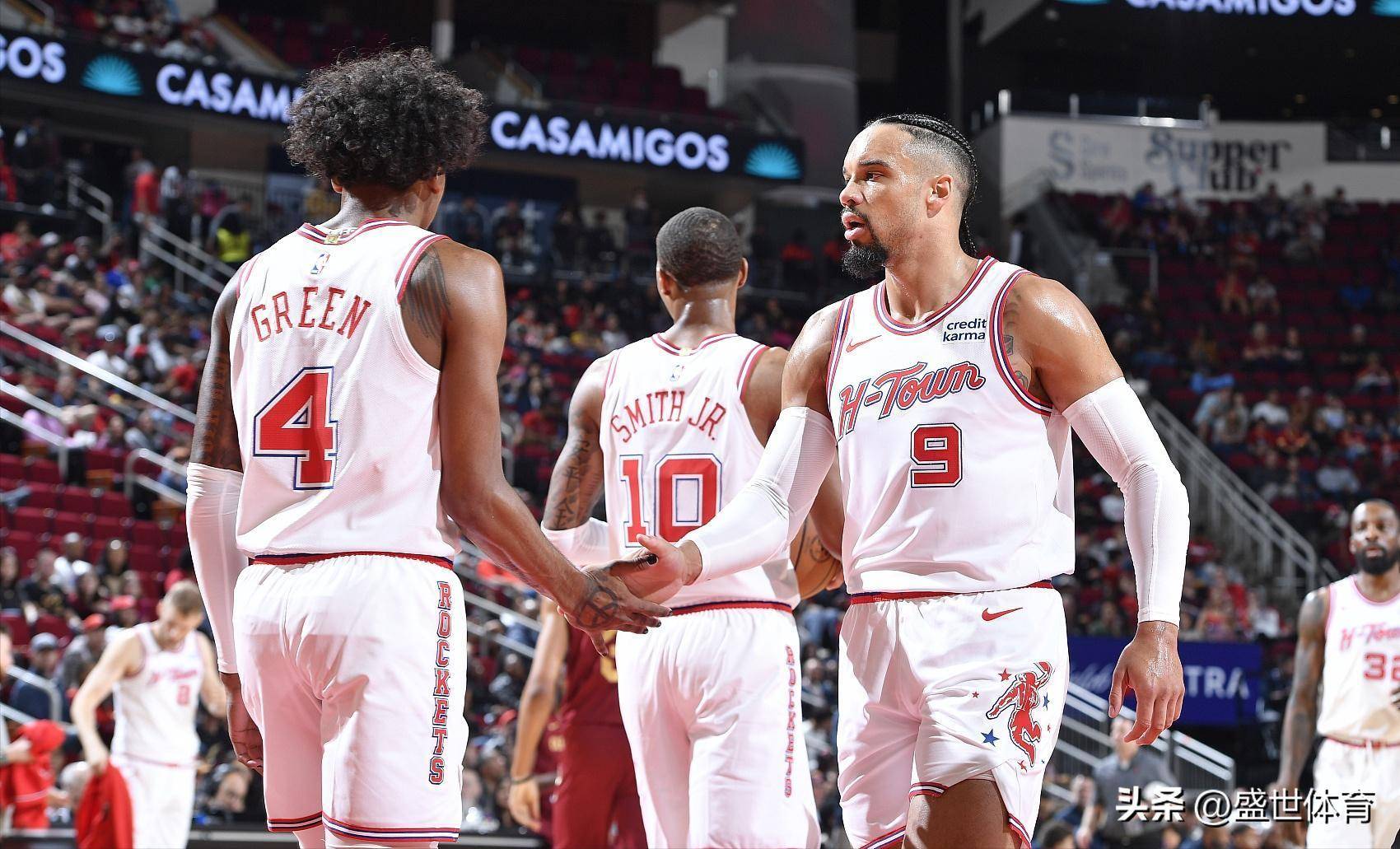 火箭队轻松击败国王队,取得比赛胜利 火箭队轻松击败国王队,取得比赛胜利