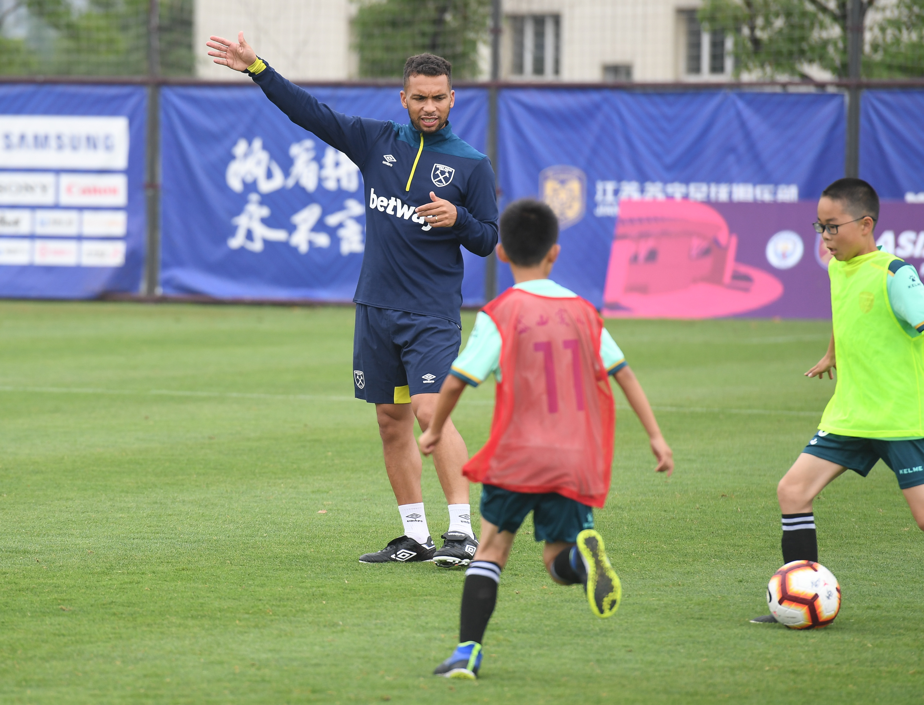 包含西汉姆联连胜中超,英超前八望眼欲穿的词条 包含西汉姆联连胜中超,英超前八望眼欲穿的词条