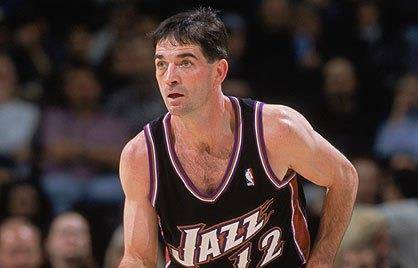 FB体育娱乐-凯泽斯劳滕战术众说纷纭，球员表现褒贬不一