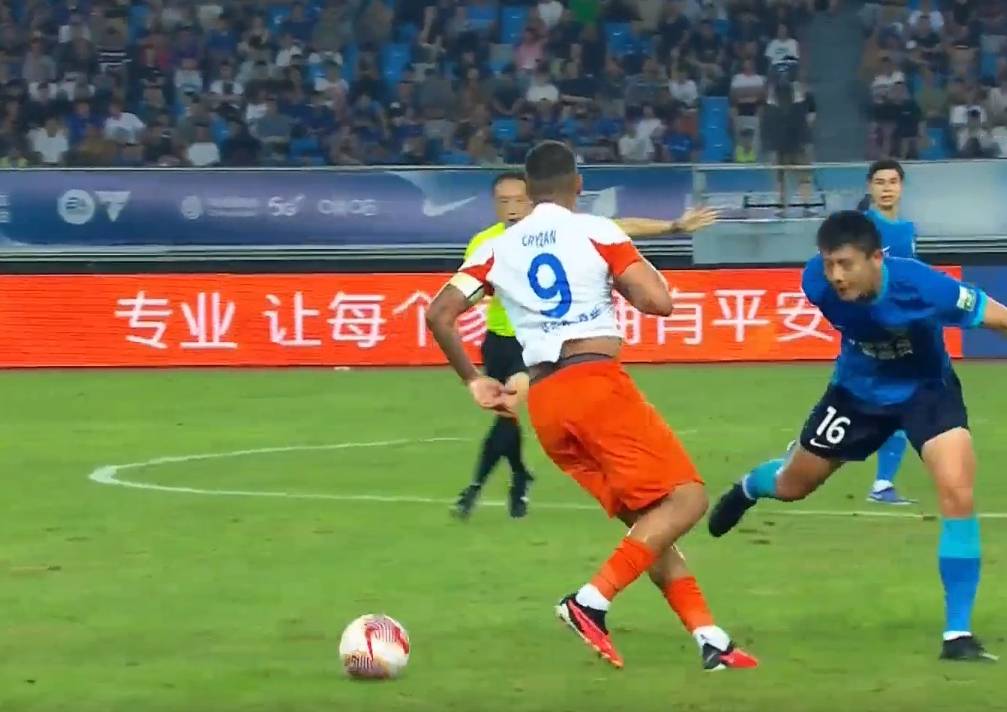 惜败输球!埃瓦尔主场不敌对手,进攻功亏一篑 惜败输球!埃瓦尔主场不敌对手,进攻功亏一篑