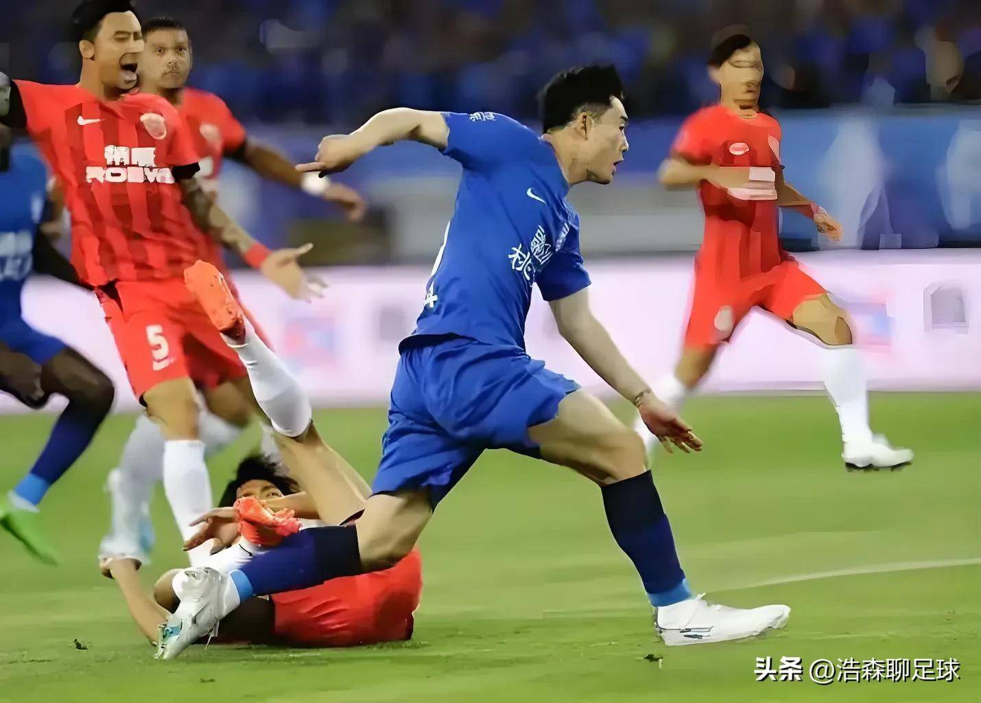 华夏幸福临时教练临危受命，中超崭露头角的简单介绍