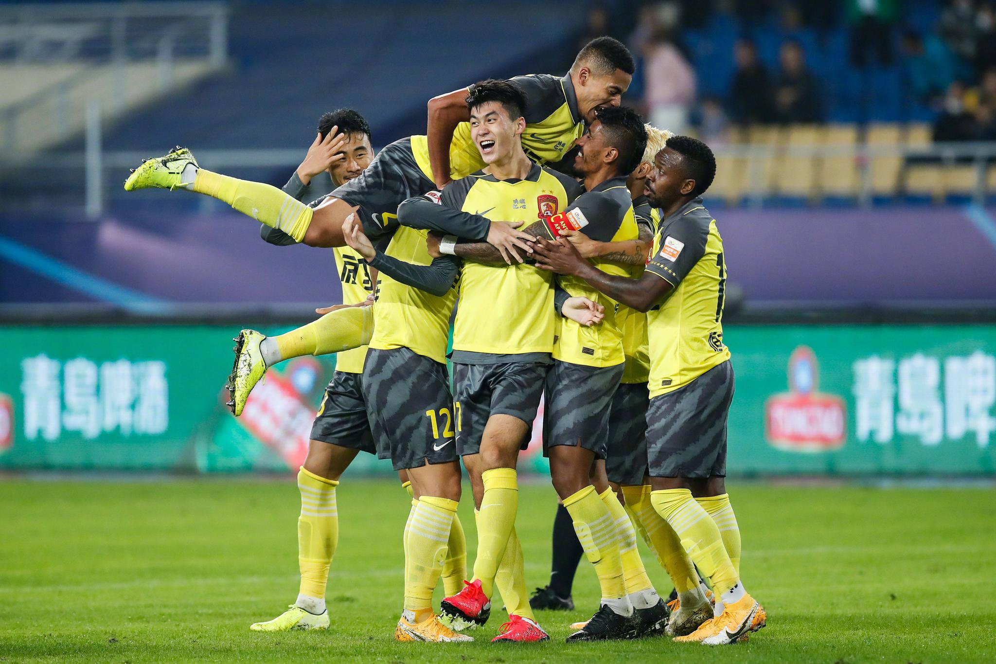 比赛偶发意外,球队临危不乱取胜 比赛偶发意外,球队临危不乱取胜