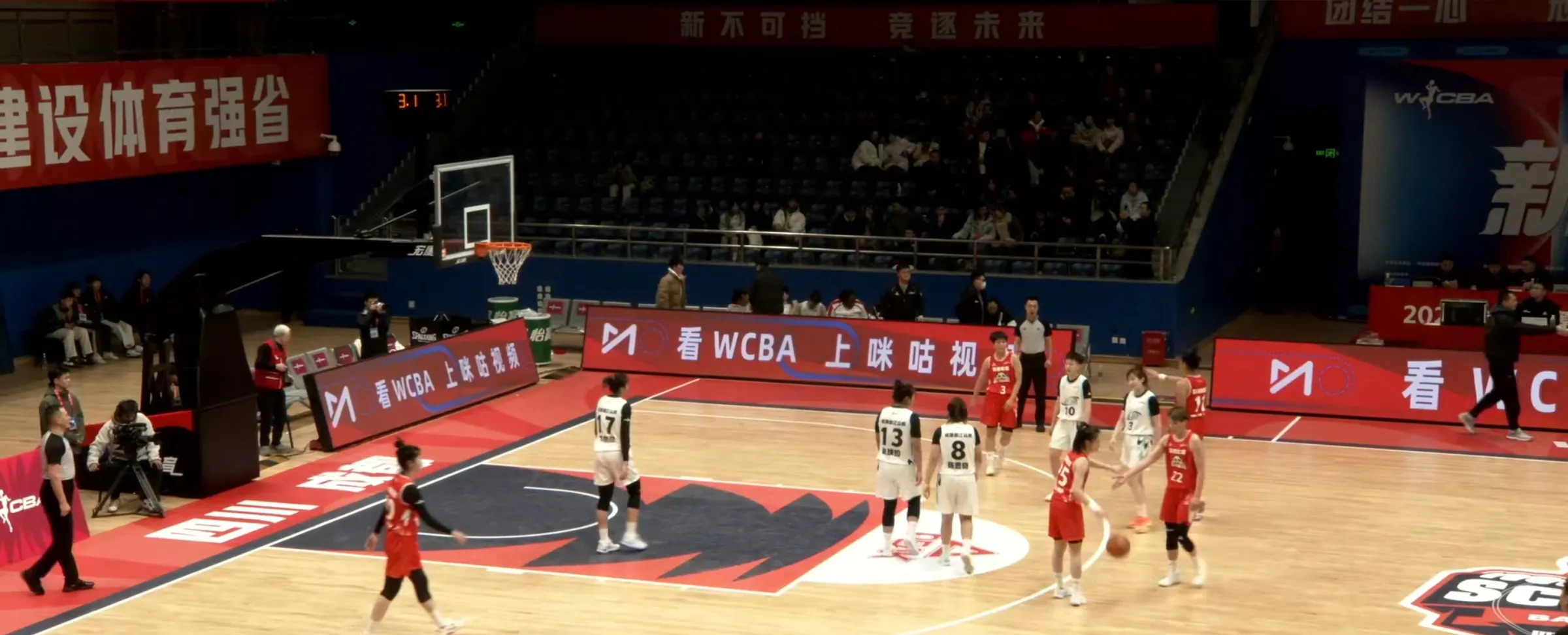 主场作战!球队坚守阵地保持领先 主场作战!球队坚守阵地保持领先