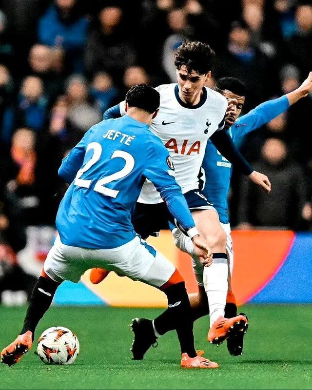 罗马遭逆转失利,英超球队表现出色 罗马遭逆转失利,英超球队表现出色