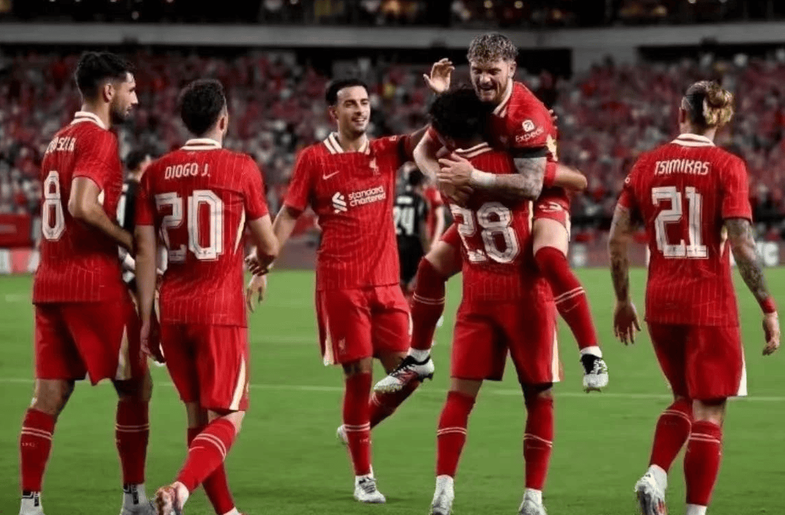 利物浦主场击败富勒姆,守住榜首位置 利物浦主场击败富勒姆,守住榜首位置