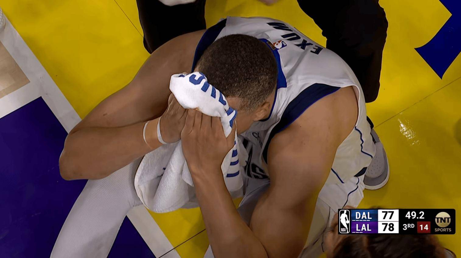 独行侠内部发生争执,主教练公开批评球员表现 独行侠内部发生争执,主教练公开批评球员表现