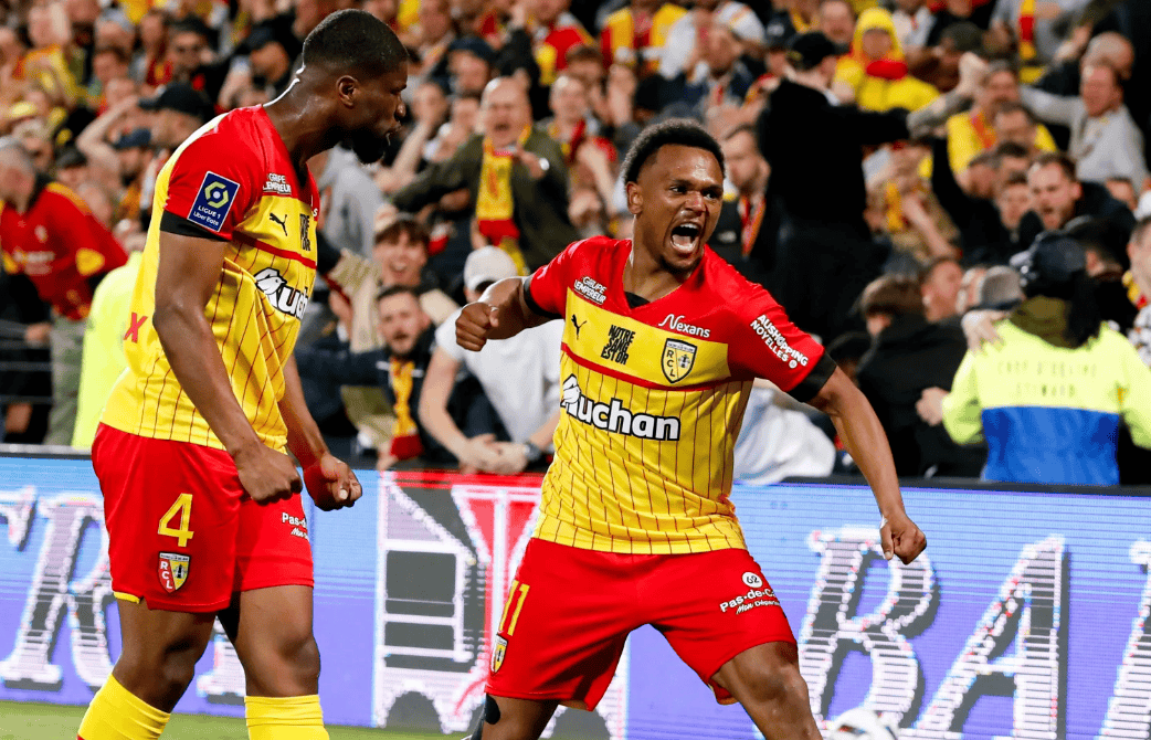 朗斯客场逆转获胜，法甲暂居次席