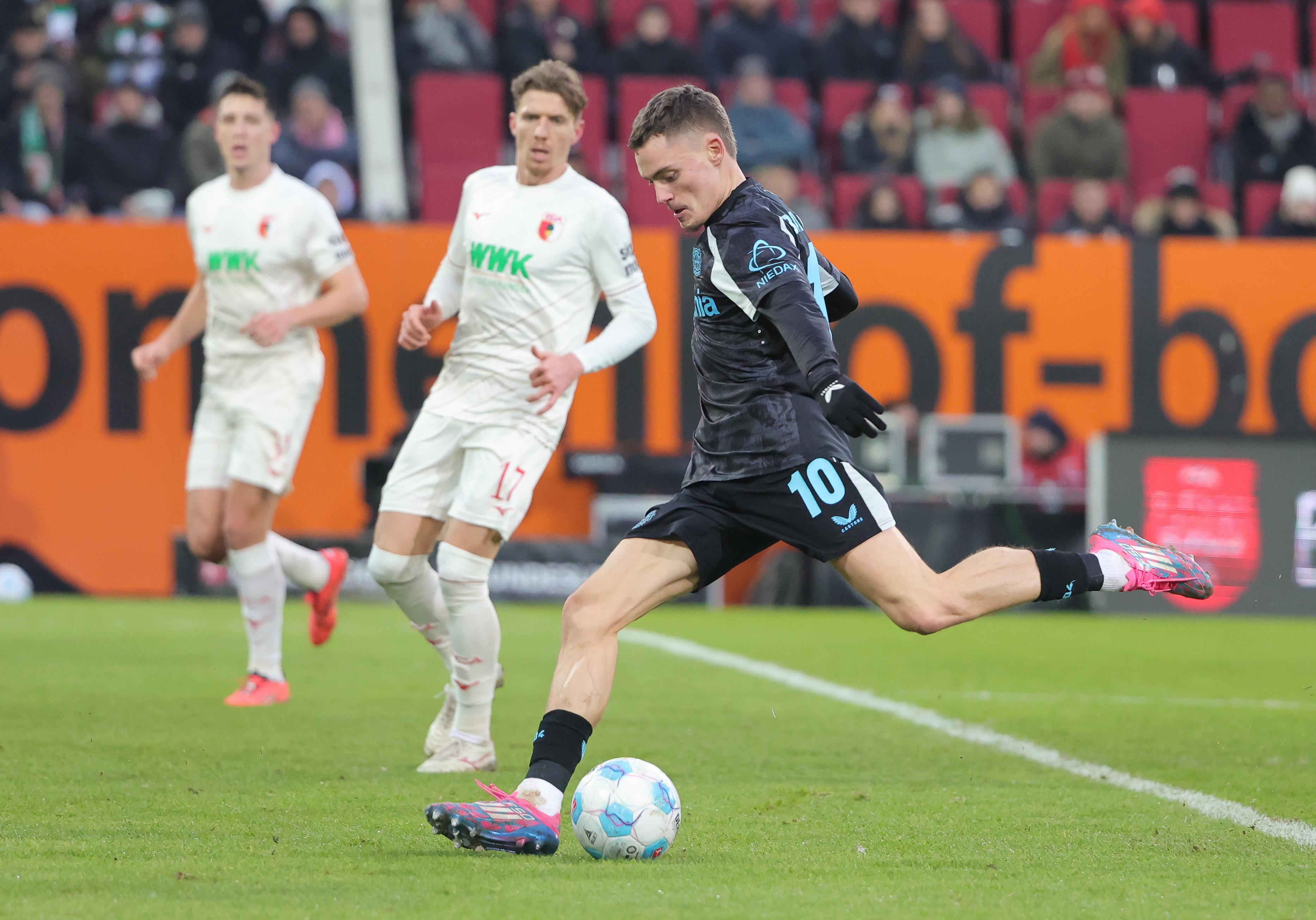 奥格斯堡队再次逆袭,实现稳健表现的简单介绍 奥格斯堡队再次逆袭,实现稳健表现的简单介绍