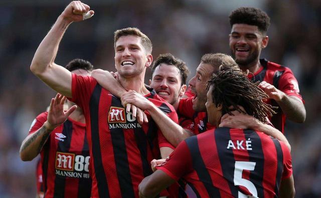 球场硝烟，双雄交锋不减风采