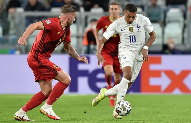 西班牙携手晋级,预备进军欧洲杯半决赛 西班牙携手晋级,预备进军欧洲杯半决赛