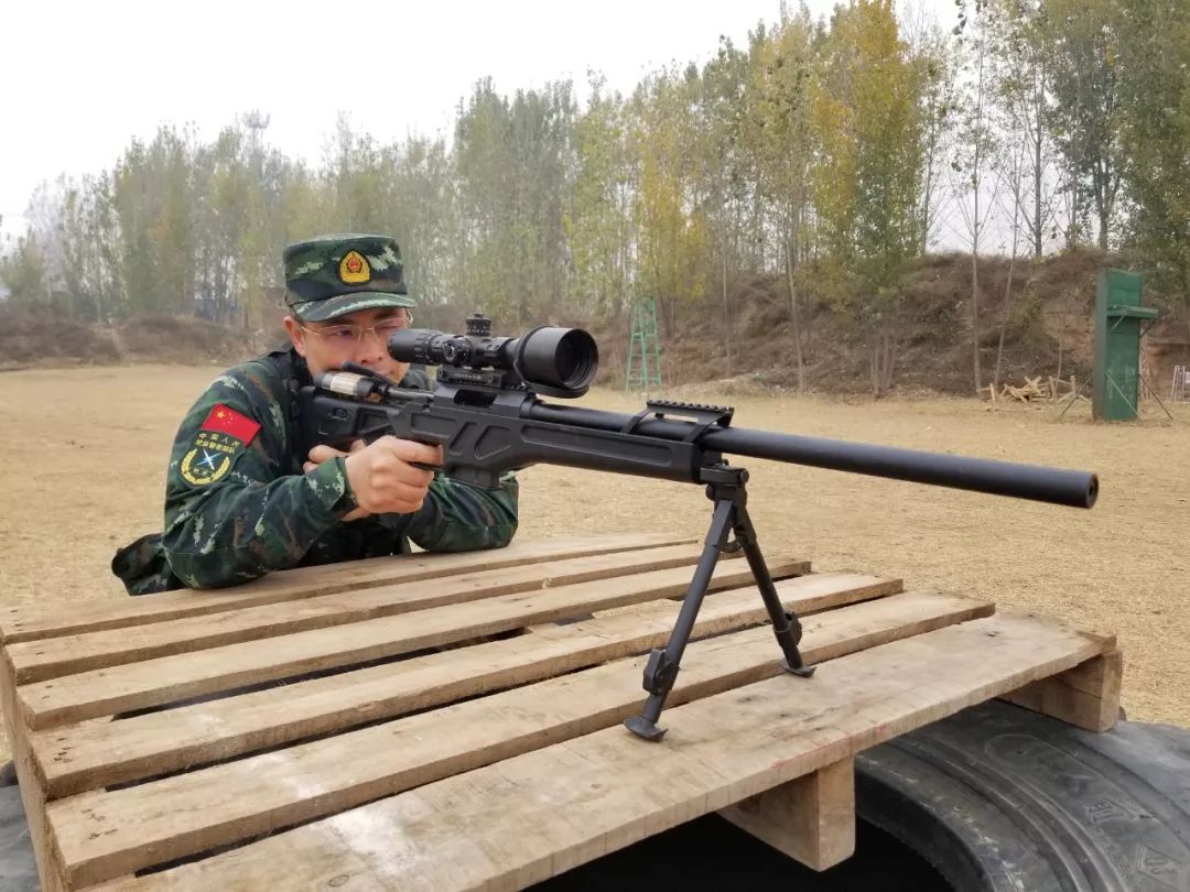 墨西哥射击达人手持镜头,镇定拿下金牌 墨西哥射击达人手持镜头,镇定拿下金牌