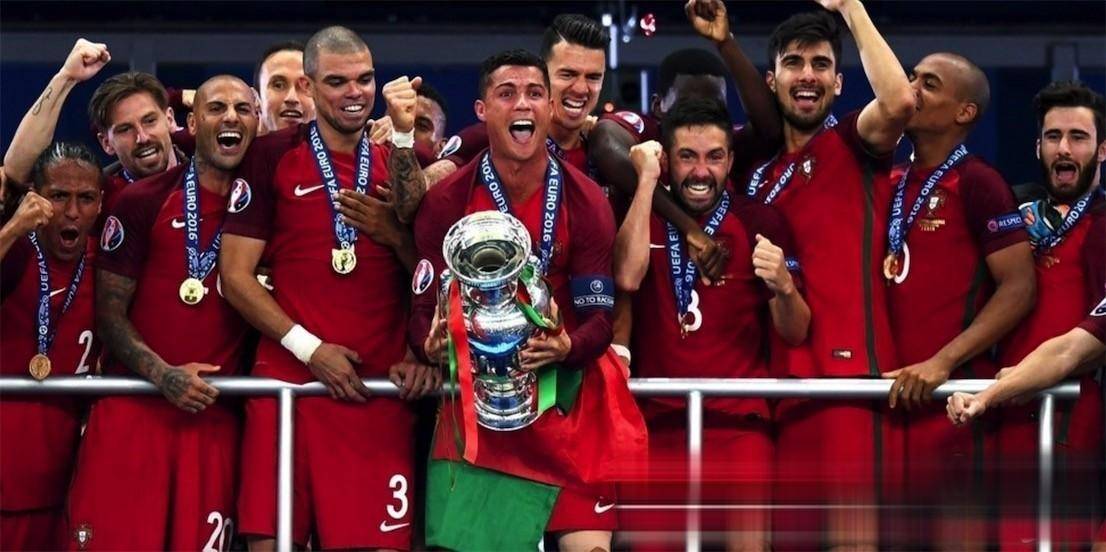 法国队在世界足球赛场上傲视群雄 法国队在世界足球赛场上傲视群雄