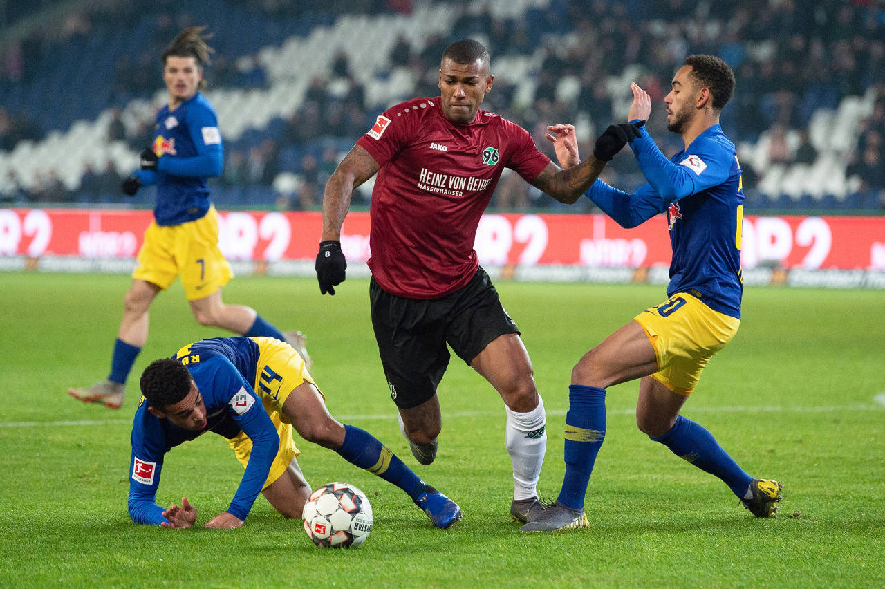 汉诺威96客场胜利,保级希望一线振奋人心 汉诺威96客场胜利,保级希望一线振奋人心