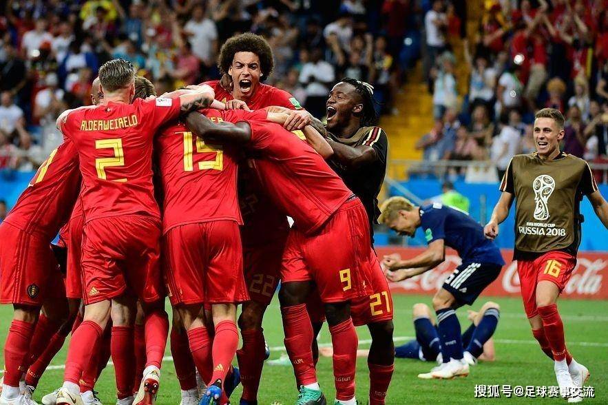 精彩的足球比赛让观众眼前一亮 精彩的足球比赛让观众眼前一亮