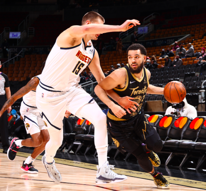 球队中锋突破场均20+得分 球队中锋突破场均20+得分