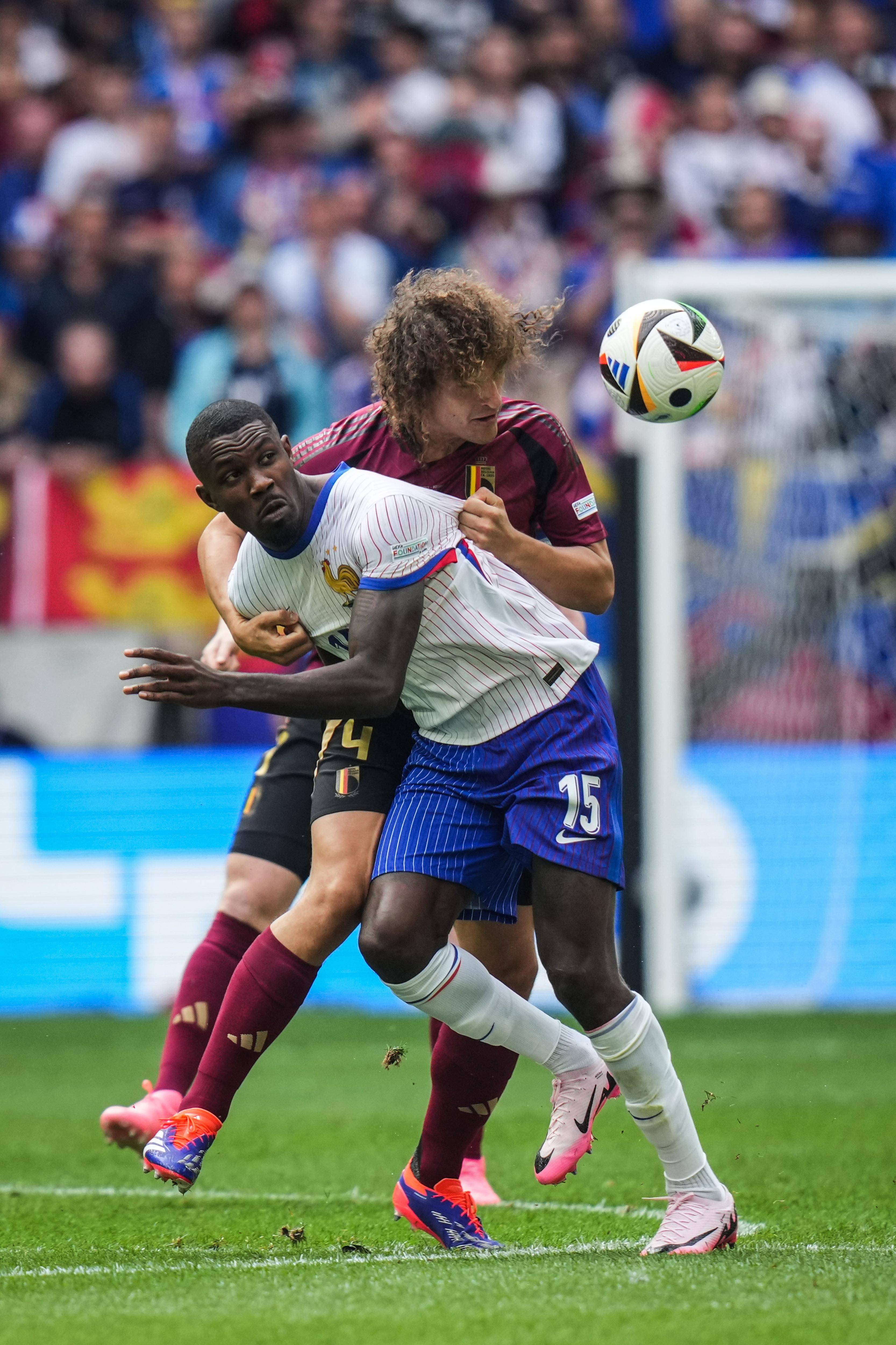 关于欧洲赛事上的精彩对抗,胜者是谁?的信息 关于欧洲赛事上的精彩对抗,胜者是谁?的信息