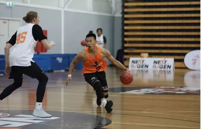 球员在海外篮球联赛中刷新记录 球员在海外篮球联赛中刷新记录