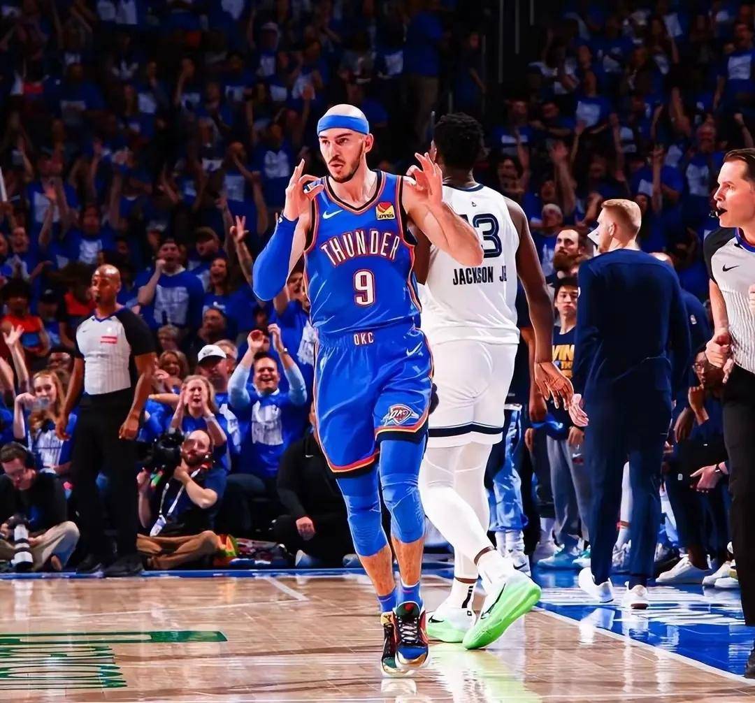 勇士后场复兴,西部冠军争霸无悬念 勇士后场复兴,西部冠军争霸无悬念