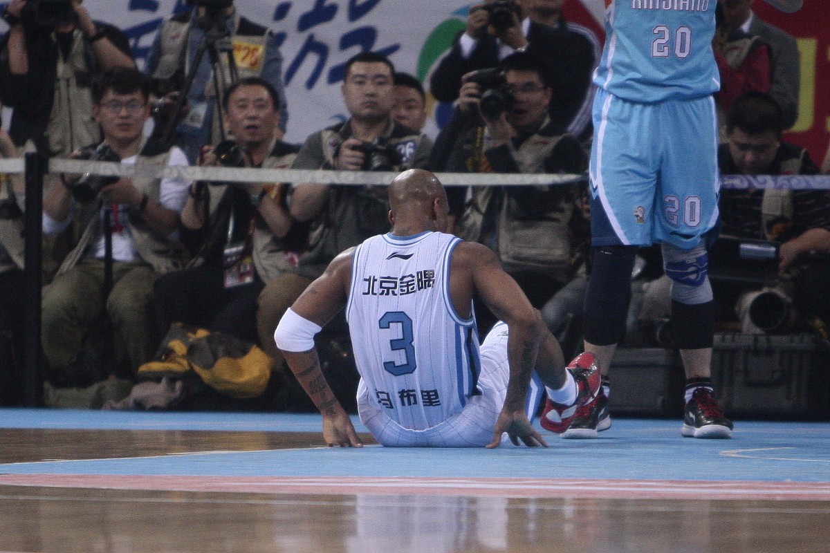 步行者队主场迎新援,备战下一场对决 步行者队主场迎新援,备战下一场对决