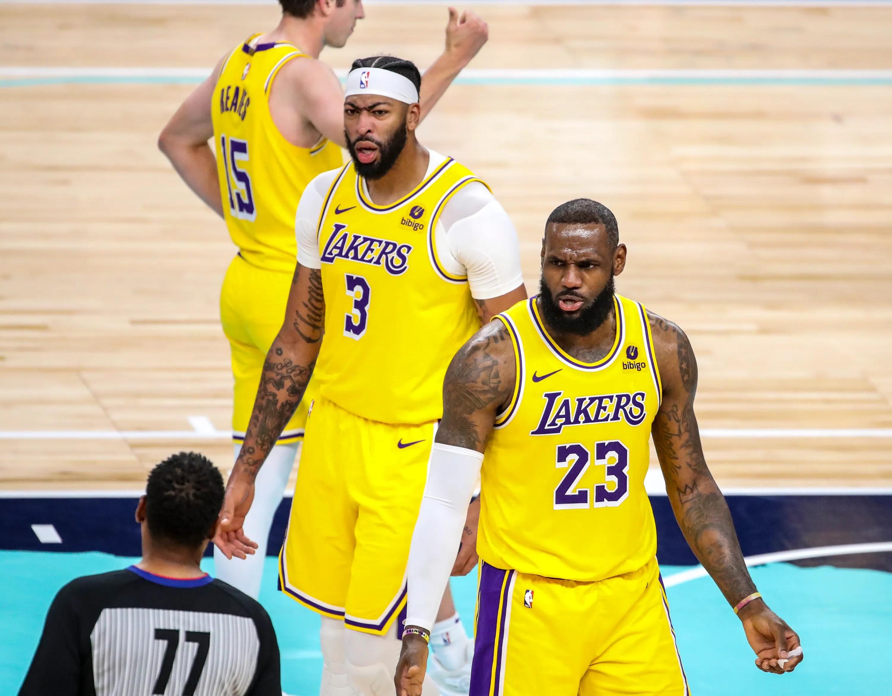 关于法兰克福球员奋起反击,望下场比赛取得胜利的信息 关于法兰克福球员奋起反击,望下场比赛取得胜利的信息