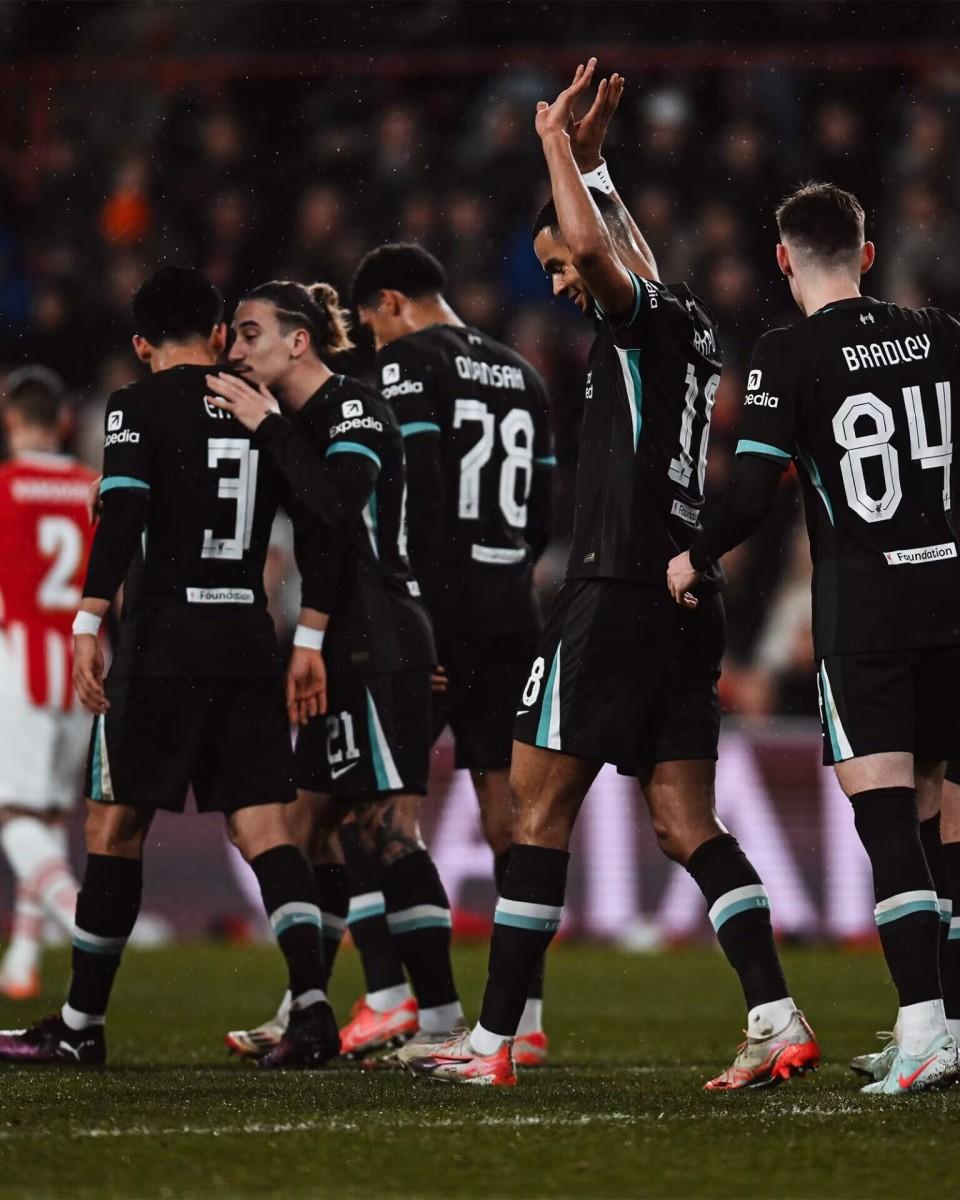 欧洲豪门球队争夺冠军席位激烈 欧洲豪门球队争夺冠军席位激烈