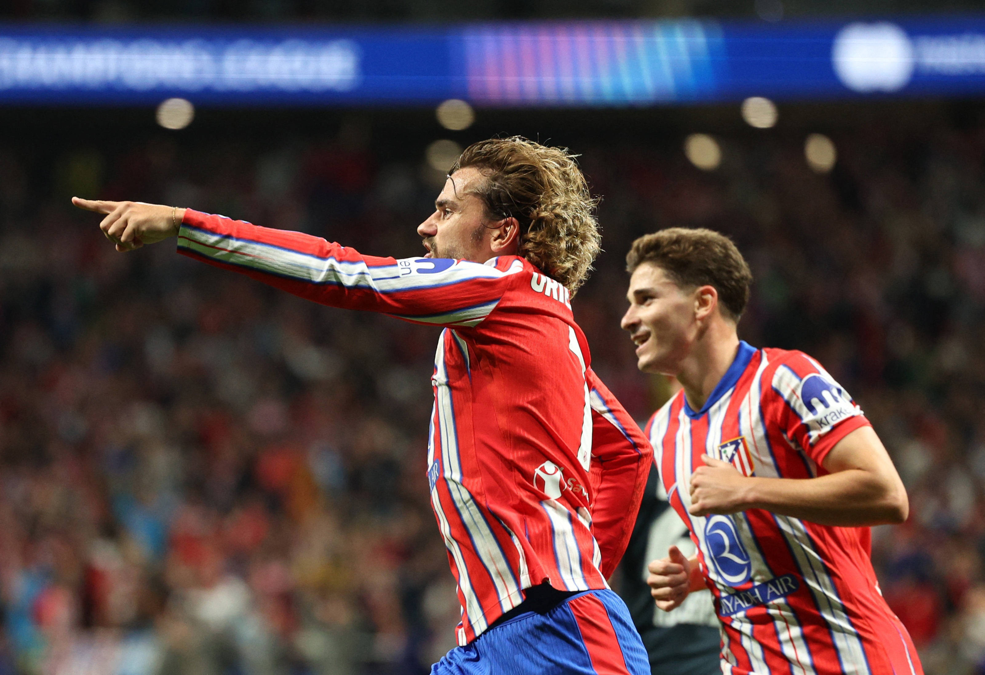 马竞主场大胜,登顶西甲联赛榜首 马竞主场大胜,登顶西甲联赛榜首