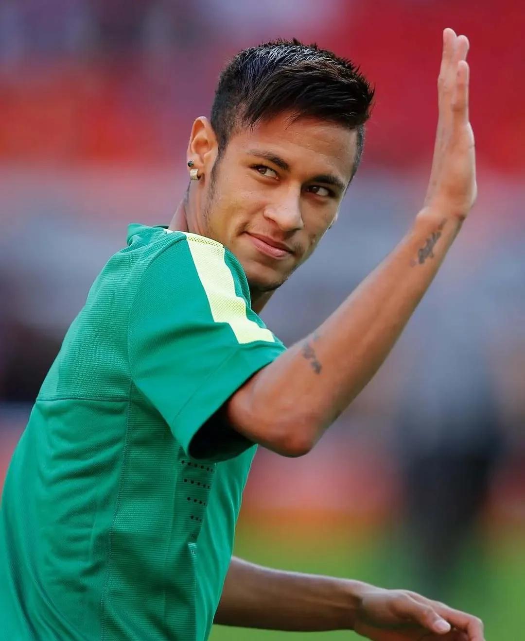 巴西队长获得南美洲足球明星奖，备战世界盃