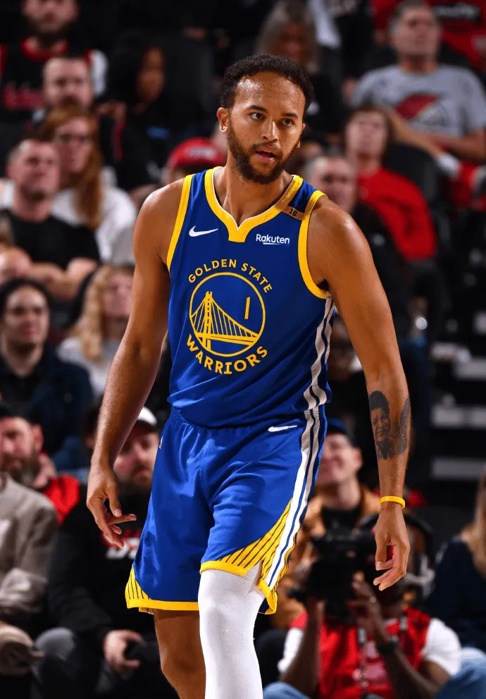 勇士主场大胜爵士,晋级下一轮比赛 勇士主场大胜爵士,晋级下一轮比赛