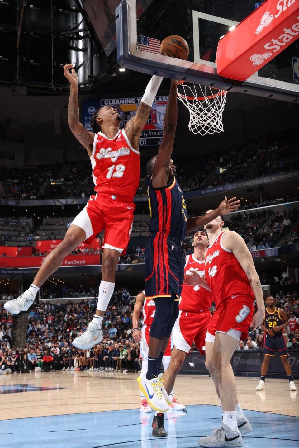 灰熊主场挫败马刺,喜迎连胜 灰熊主场挫败马刺,喜迎连胜