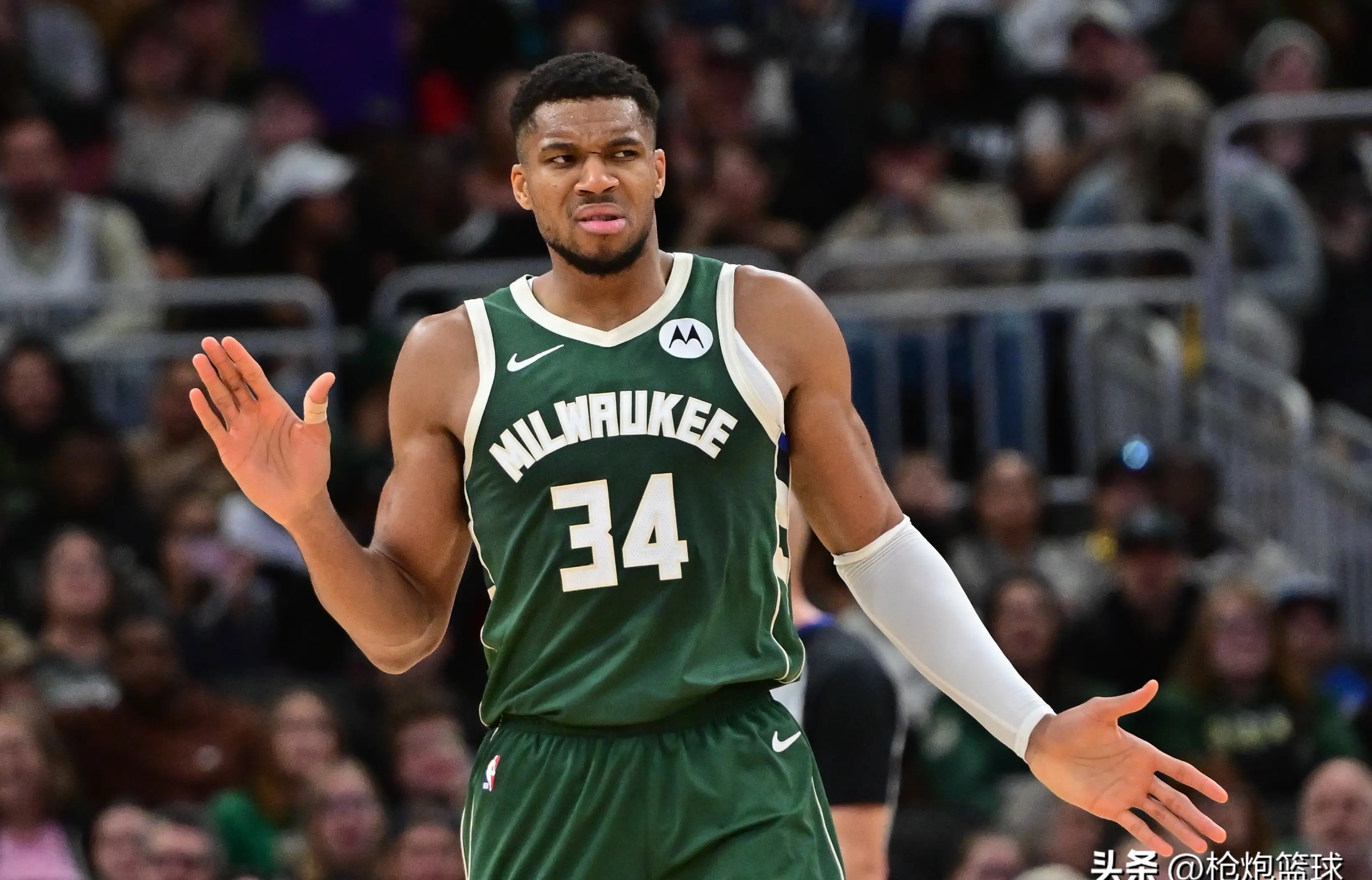 雄鹿主场大胜骑士,字母哥总得分超3000 雄鹿主场大胜骑士,字母哥总得分超3000