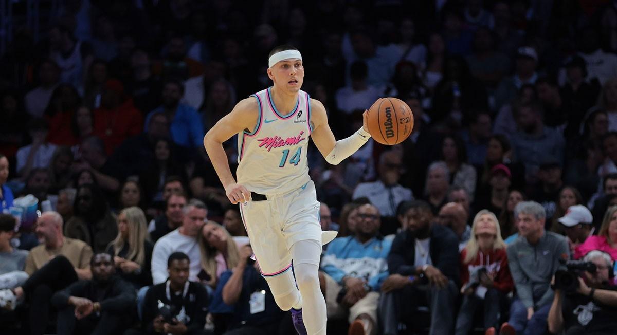 雄鹿反超热火,将系列赛扳平 雄鹿反超热火,将系列赛扳平