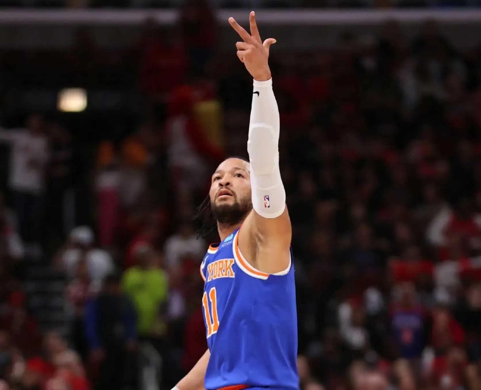 包含火箭队轻取雄鹿完成6连胜的词条