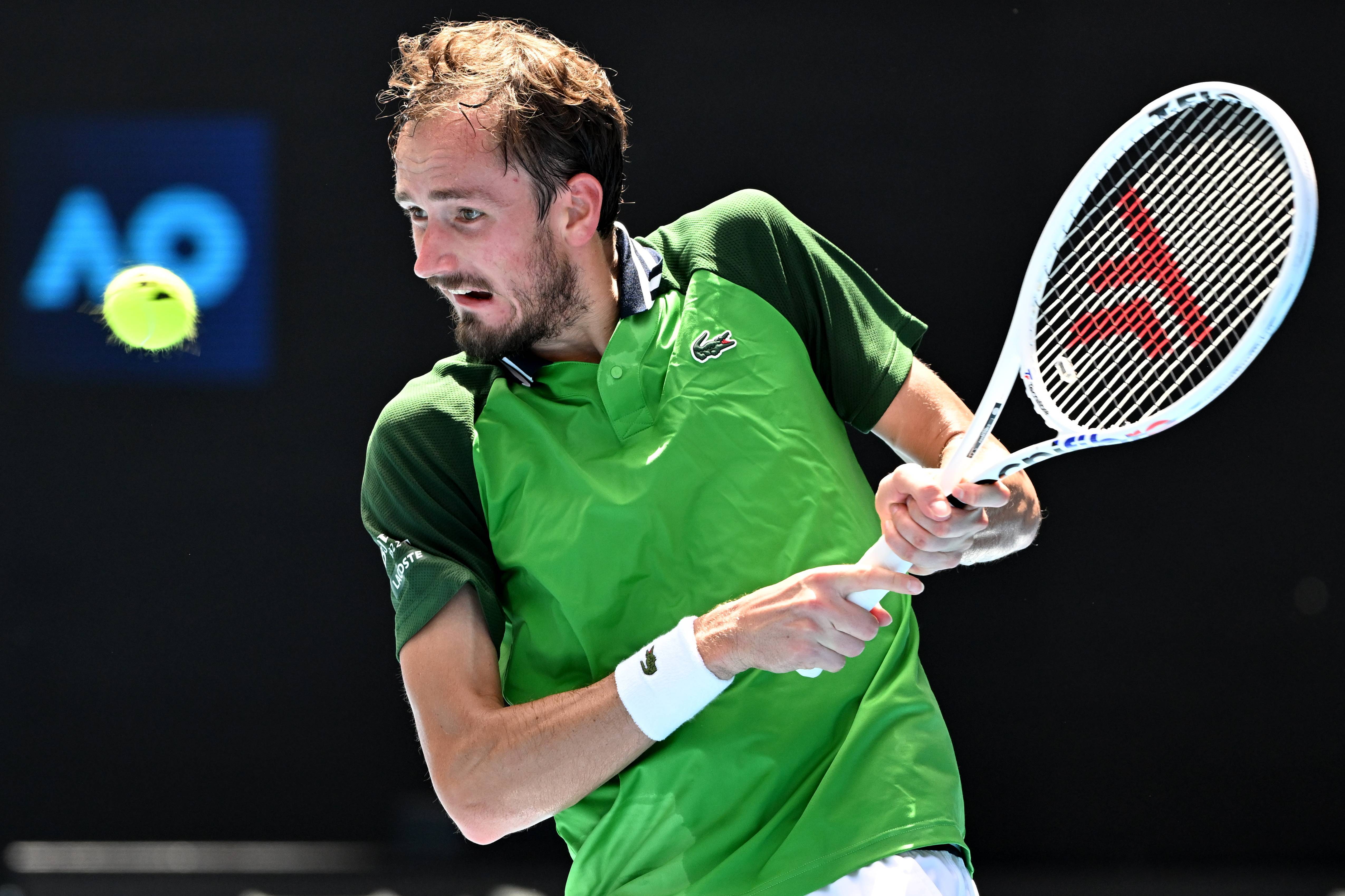 FB体育-西班牙网球队爆冷世界网球队，梅德韦杰夫惊艳世界的简单介绍