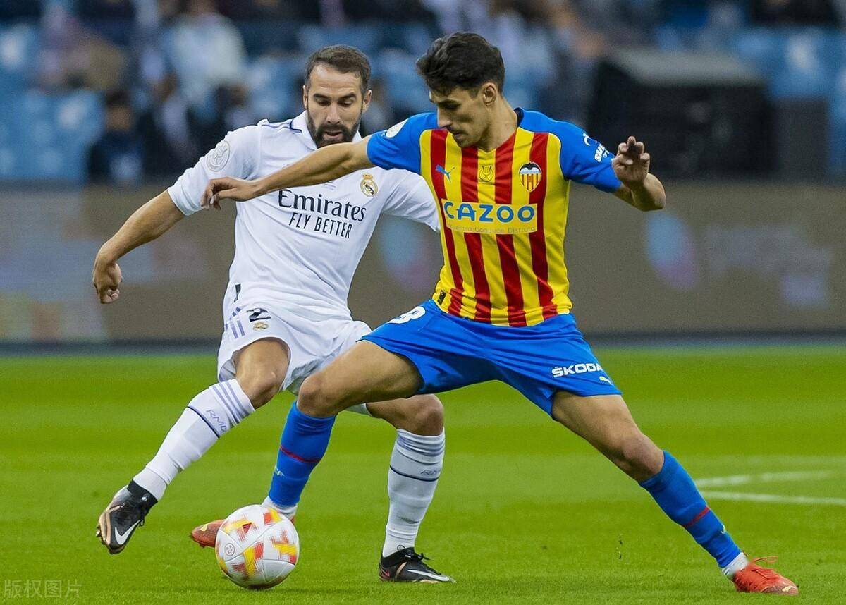 -那不勒斯险胜皇马，本泽马高光表现的简单介绍